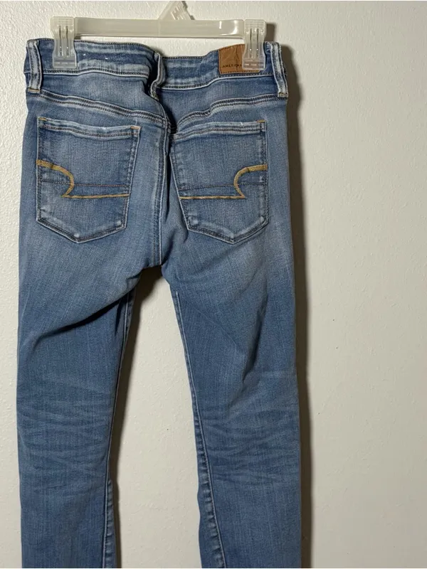 American Eagle Women's Distressed Light Blue Stretch Jegging Jeans‎ size 4 S - Image 6