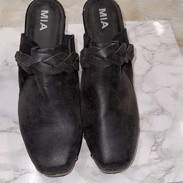 MIA Black studded Mules size 10M - Image 2