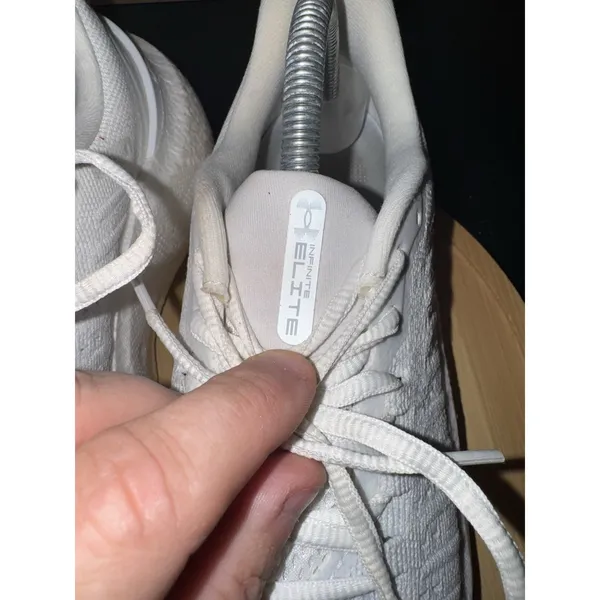 Under Armour Infinite Elite‎ Women's Size 9.5 US 3027199-100 White Gray Shoes - Image 5