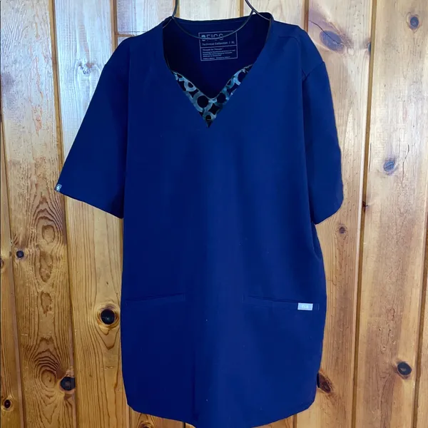 Figs Catarina one pocket scrub top women’s nurse scrubs navy blue Size XL - Image 3