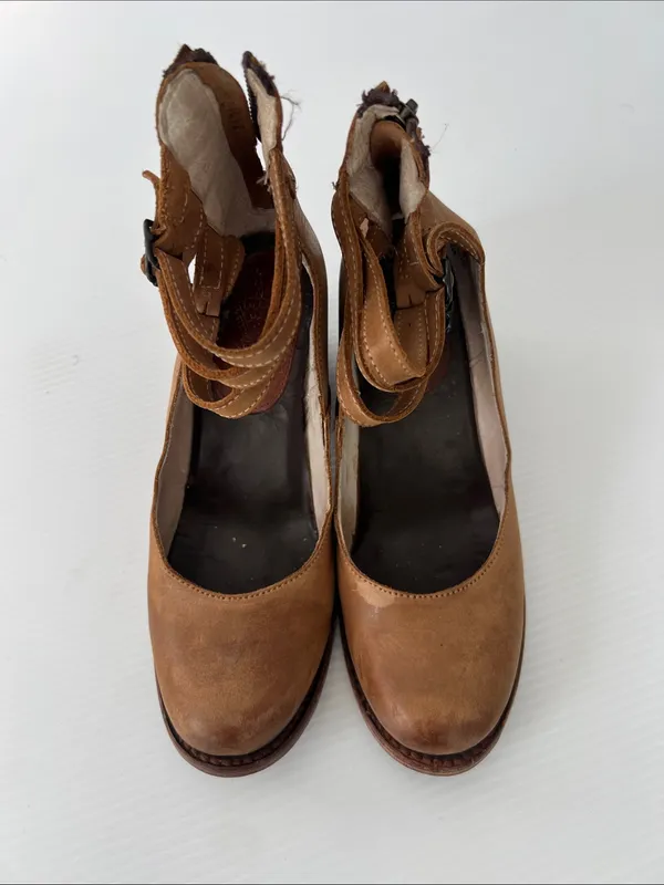 Freebird by Steven Randi Tan Womens Shoes Leather Upper Lining and Soles Ankle Straps Sz 8 - Image 2