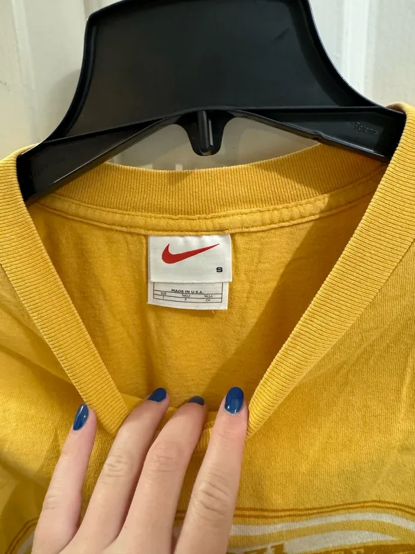 Vintage Nike Long Sleeve Tee - Image 2