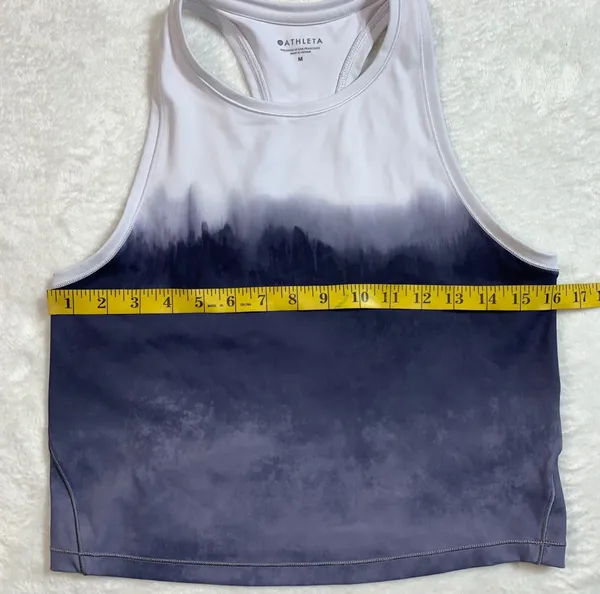 Athleta crop workout tank size medium - Image 9
