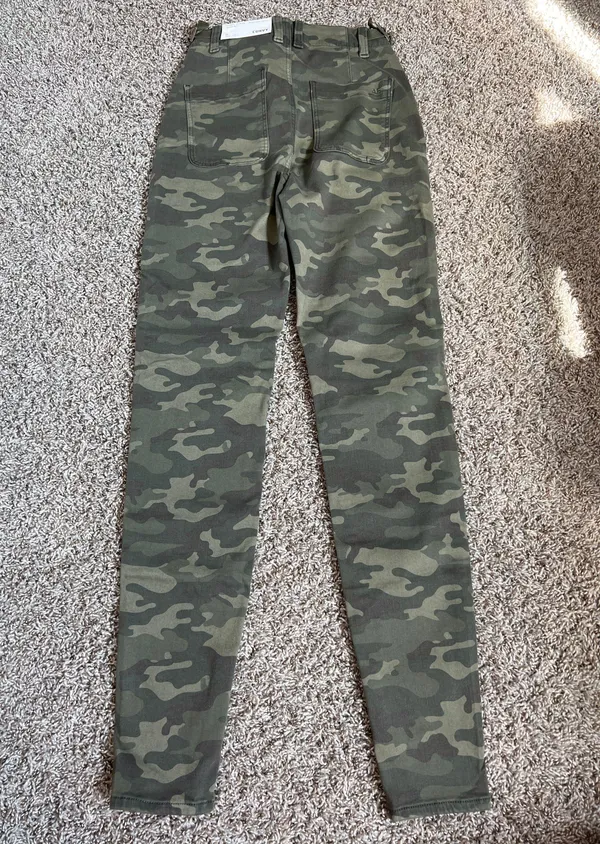 NWT American Eagle Camo Jeggings - Image 2