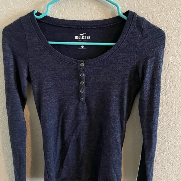 Hollister Women’s XS Slim Tee - Image 4