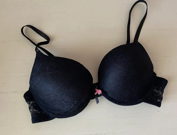 Playboy Y2k vintage Intimates black lace bra with pink bunny charm - Image 3