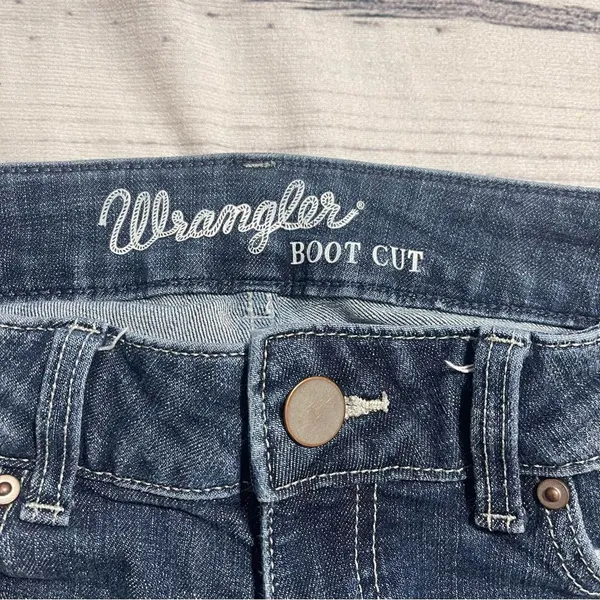 Wrangler Women's Premium Patch Mae Boot‎ Cut Jean 3 X 32 09MWZDO Western Denim - Image 3