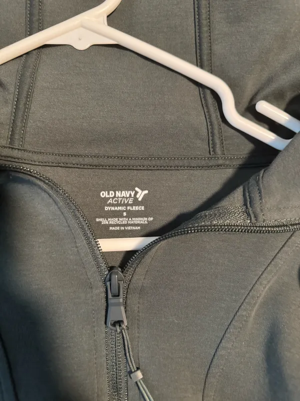 Old Navy Active soft streme hoodie - Image 3
