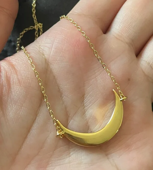 malachite Stone Pendant In Moon Shape Gold - Image 3