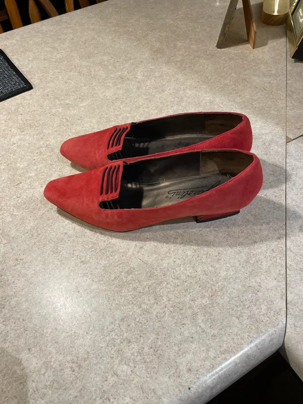Garolini red suede kitten heels Size 10 - Image 5