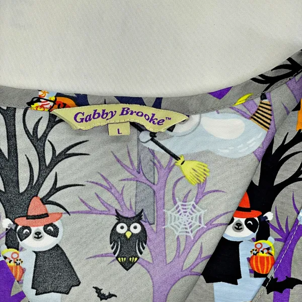 Gabby Brooke Halloween Scrub Top Sloths Owl Ghost Night 2 Pocket LARGE - Image 2