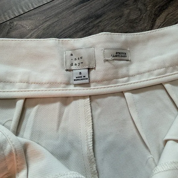 A New Day Women’s Shorts Size 8 White/ Ivory Stretch High Rise Dress Shorts NWT - Image 3