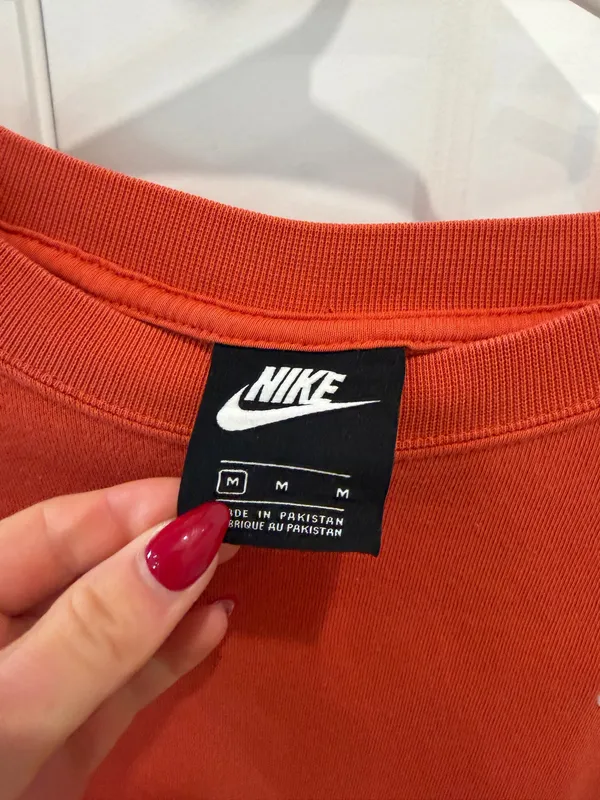 Nike crop pull over  - Image 3