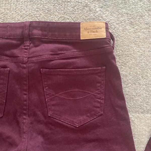 Abercrombie maroon jeans - Image 9