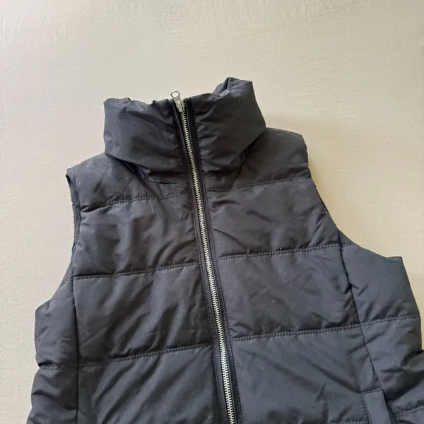 Old Navy Classic Puffer Vest - Image 2
