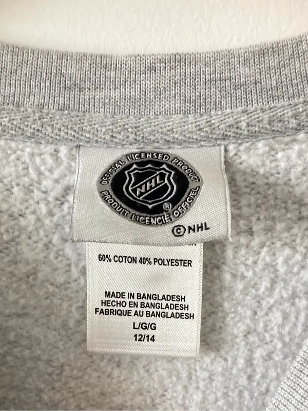 VGK Gray Crewneck Sweatshirt Women’s large - Image 7