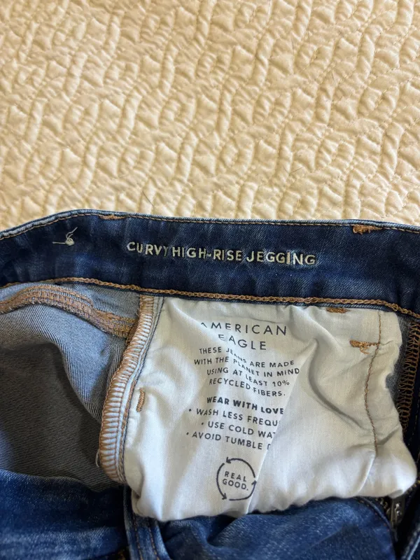 American Eagle Jeans - Image 4