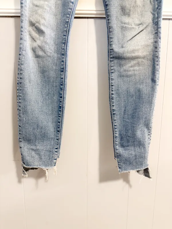 Mother Denim The Looker Two Step Ankle Fray Skinny Jeans in Kiss and Make Up - Image 9