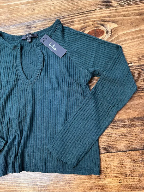 Lulus Dark Green Ribbed Split Neck Long Sleeve Top Size XS NWT - Image 5