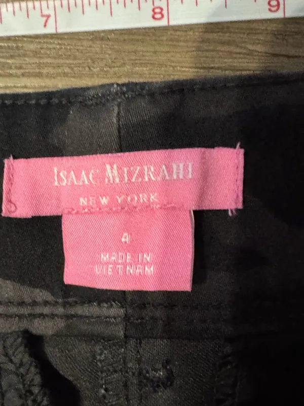 Isaac Mizrahi Black & Gray Camo Bermuda Shorts - Image 6