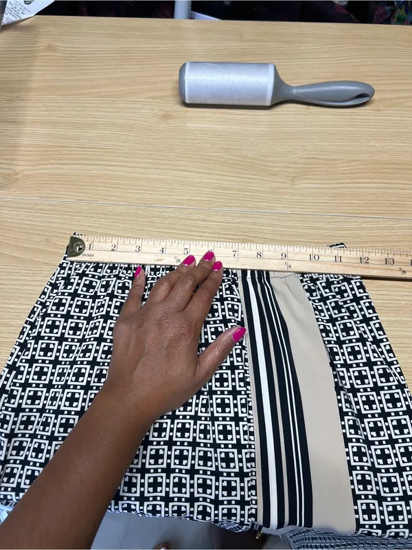 Abercrombie & Fitch Black and Cream Maxi Skirt with Geometric Print - Image 8