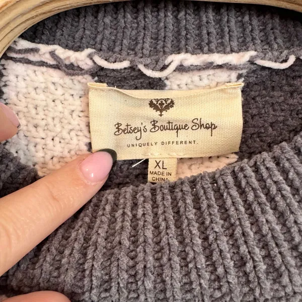 NWOT Betsey's‎ Boutique Shop Sweater XL Cozy Knit Soft Striped Geometric Preppy - Image 3