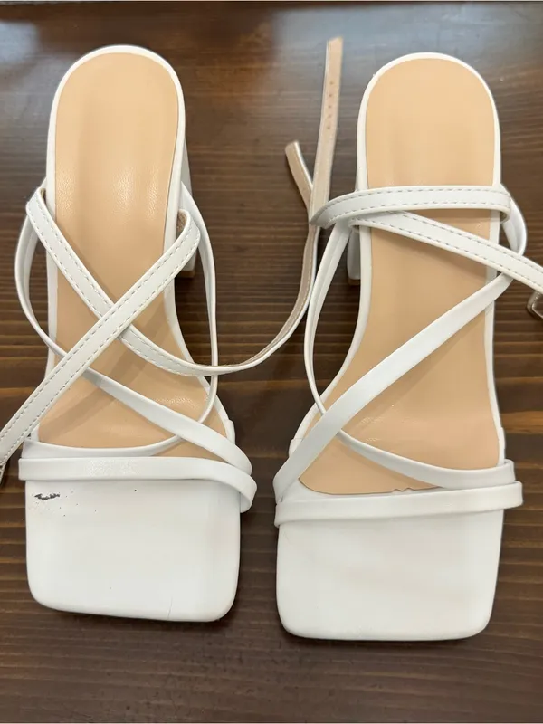 Women’s chunky heel strappy sandal - Image 2
