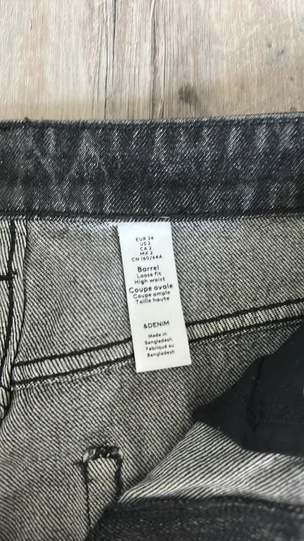 H&M Black Wash Barrel Jeans - Image 3