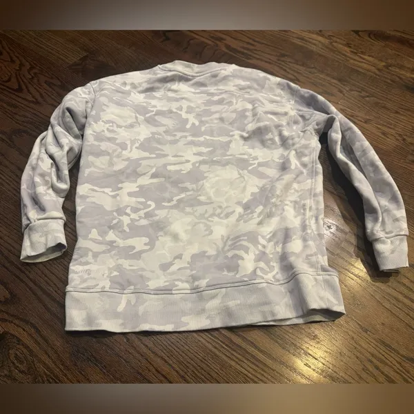 Lululemon Athletica Women's Camouflage Sweatshirt - White - Image 4