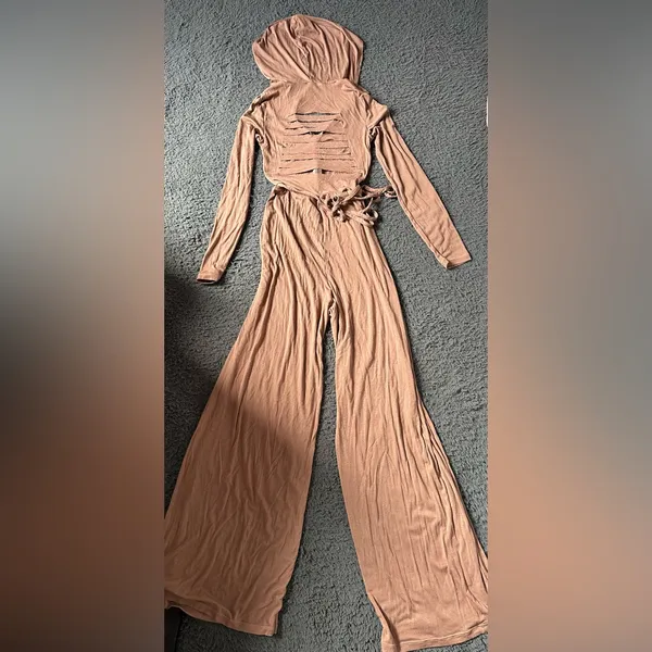 NWT Halara hooded wide-leg jumpsuit in classic neutral brown, back slits, sz XS - Image 5
