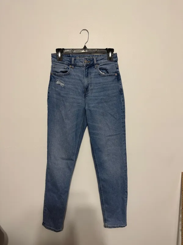 American Eagle stretch mom Jean high-rise light washed denim size 2 - Image 2