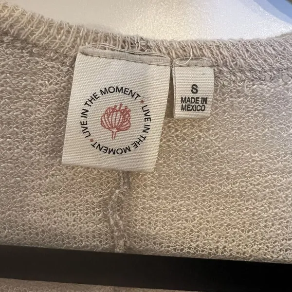 Live In‎ The Moment Women’s Cardigan Small - Image 3