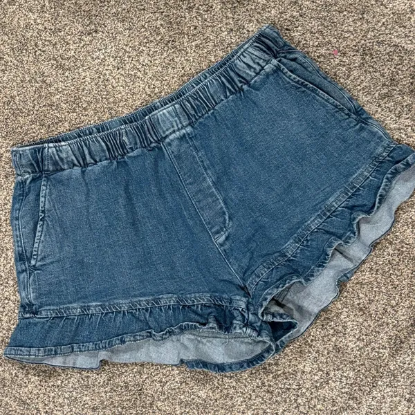 American Eagle Outfitters Women's Ruffle Denim Shorts - Image 2