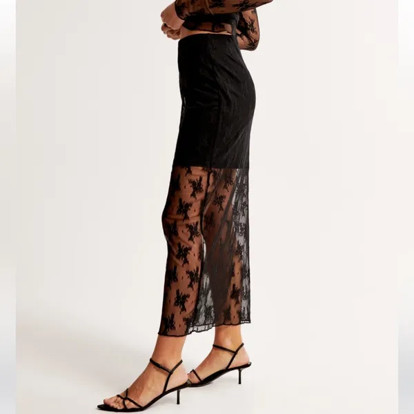 NWT Abercrombie Lace Midi Skirt - Image 2