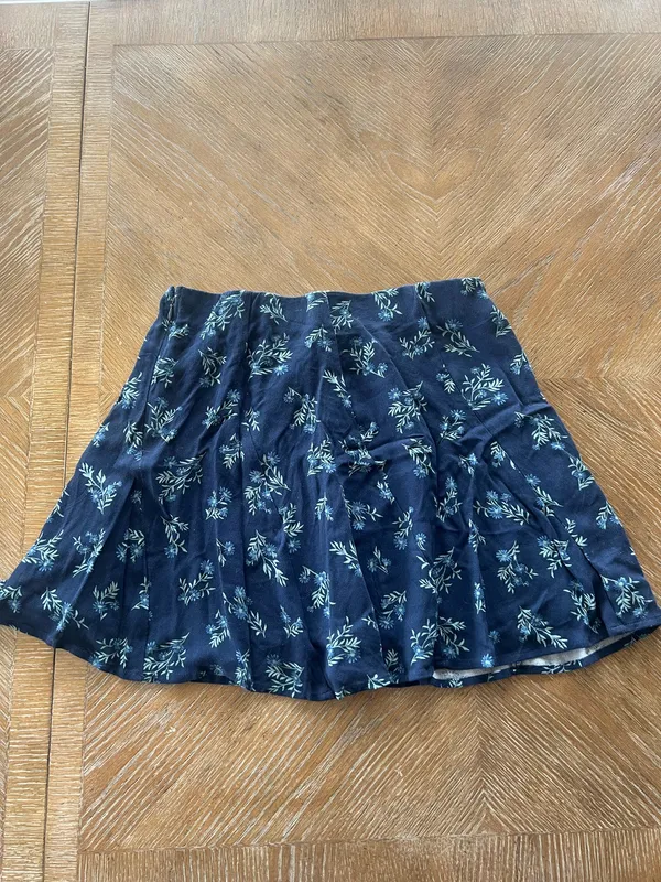 American Eagle Mini Skirt - Image 4