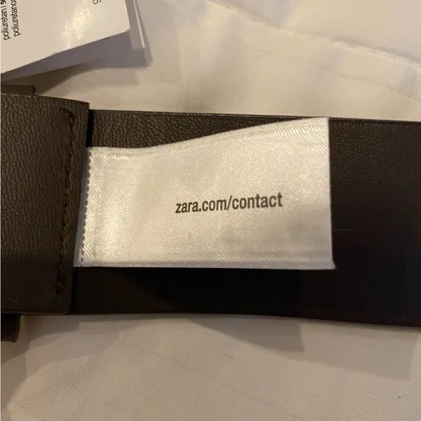 Zara Black Leather Belt with Gold Sculpted Buckle - Image 5