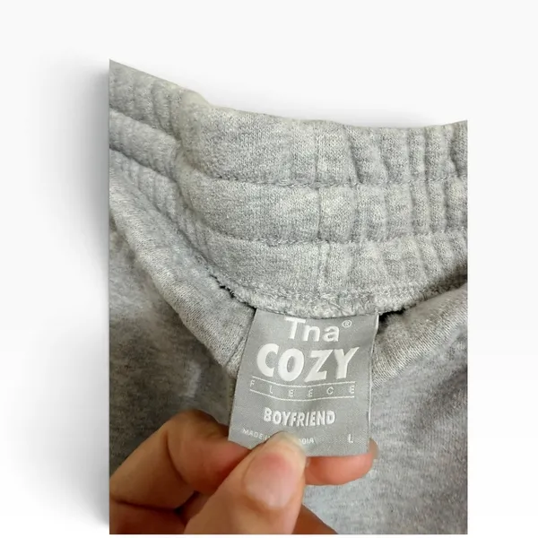 Aritzia Tna Cozy boyfriend sweatshort relaxed fit loungewear Gray women's Large - Image 4
