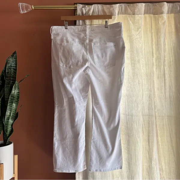 Madewell Kick Out‎ Crop Jeans Flare Denim Pure White NWT Size 33 (US 16) - Image 8