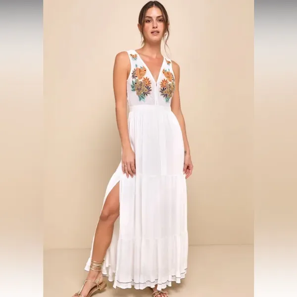 Lulu's XXS Maxi Dress White Embroidered Floral Vacation Cottage Coastal Boho - Image 15