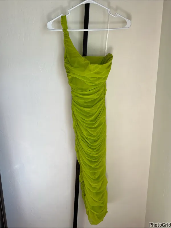 House Of Cb Nia Ruched Green One Shoulder Midi Dress XS - Image 4