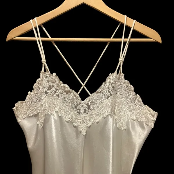 Lord‎ & Taylor Vintage Ivory Lace and Pearls Double Strap Nightgown Size Large - Image 6