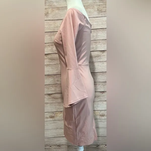 Lulus All She Wants Off-the-Shoulder Midi Dress size medium - Image 4