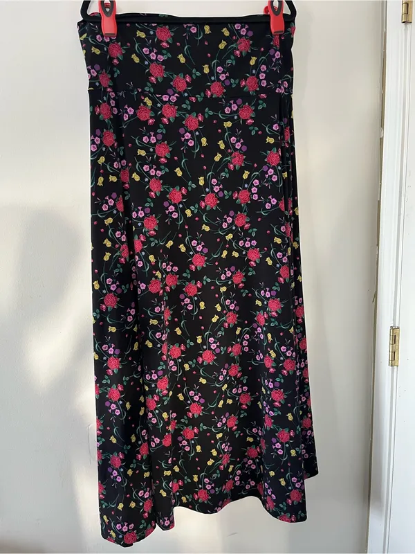 LuLaRoe Black Pink Floral Maxi Skirt XL Elastic Waist Stretchy Cottagecore Romantic - Image 4
