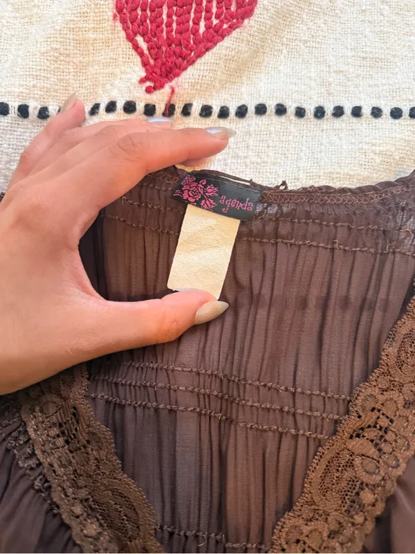 Y2K 2000s Sleeveless Brown V-Neck Pleated Sequins Women's Top - Image 3