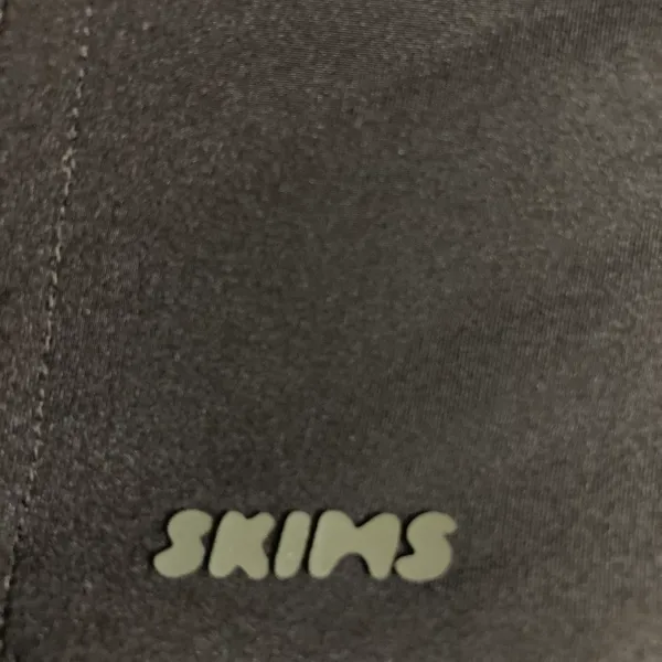 SKIMS Wireless Bra 38D - Image 3