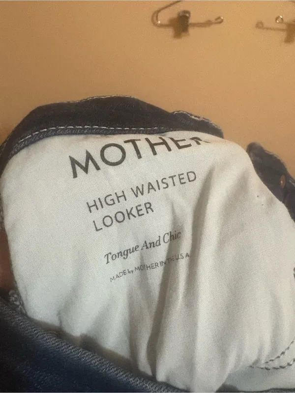 Mother High Waisted Looker Jeans in Tongue and Chic - Image 7