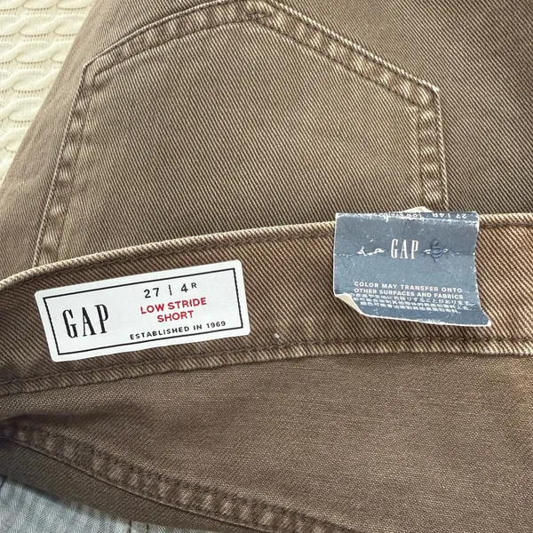 GAP NWT Low Stride Jean Shorts - Image 3
