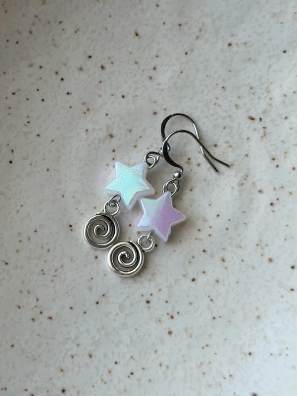 Handmade star & swirl dangle earrings⭐️❤️ - Image 4