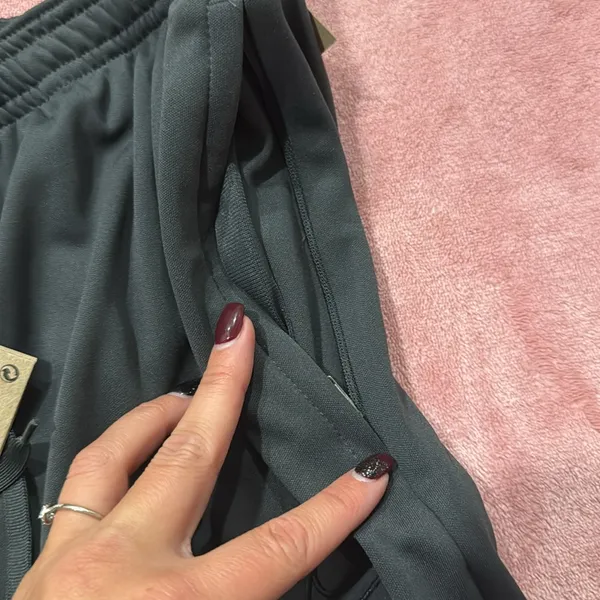 Nike joggers - Image 6