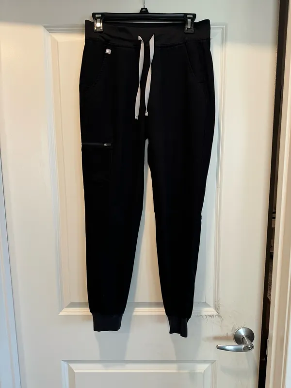 FIGS Scrubs Set - Image 2